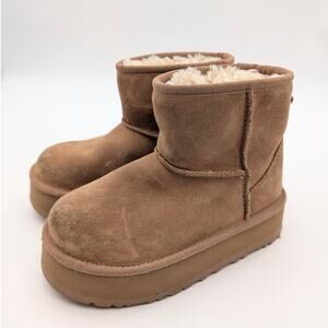 UGG Classic Mini Platform Boots Closed Toe Kids' Chestnut Size US13 EU31